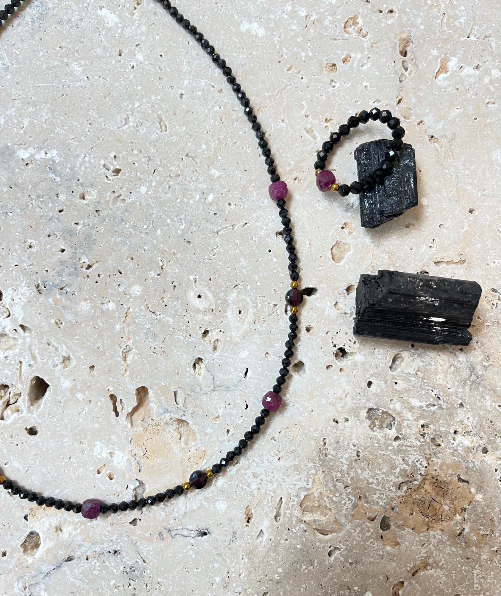 Black Ruby  – Naszyjnik – Choker – Turmalin – Rubin – Granat