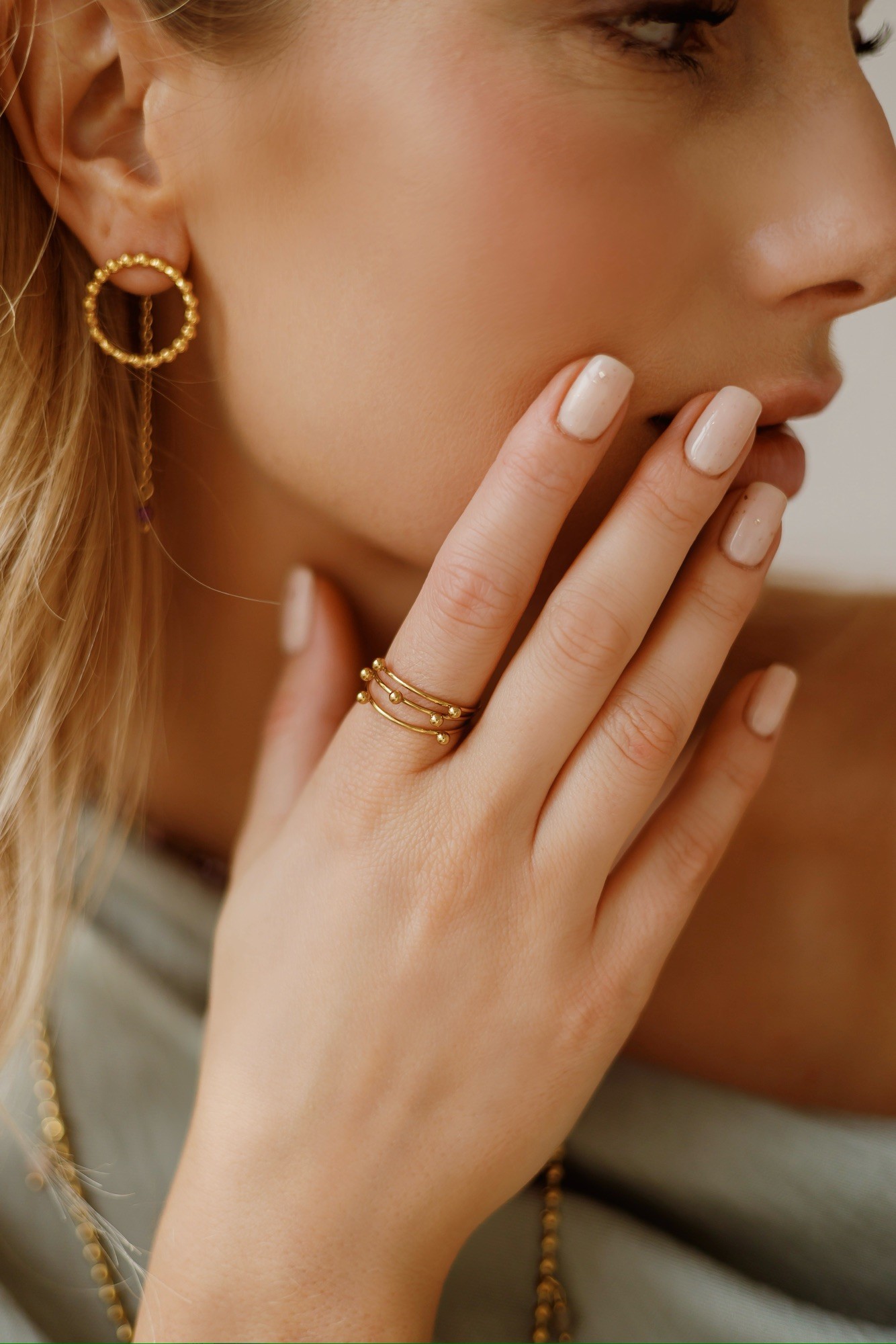 Pierścionek ” Dots” – stal szlachetna – stal szlachetna pozłacana