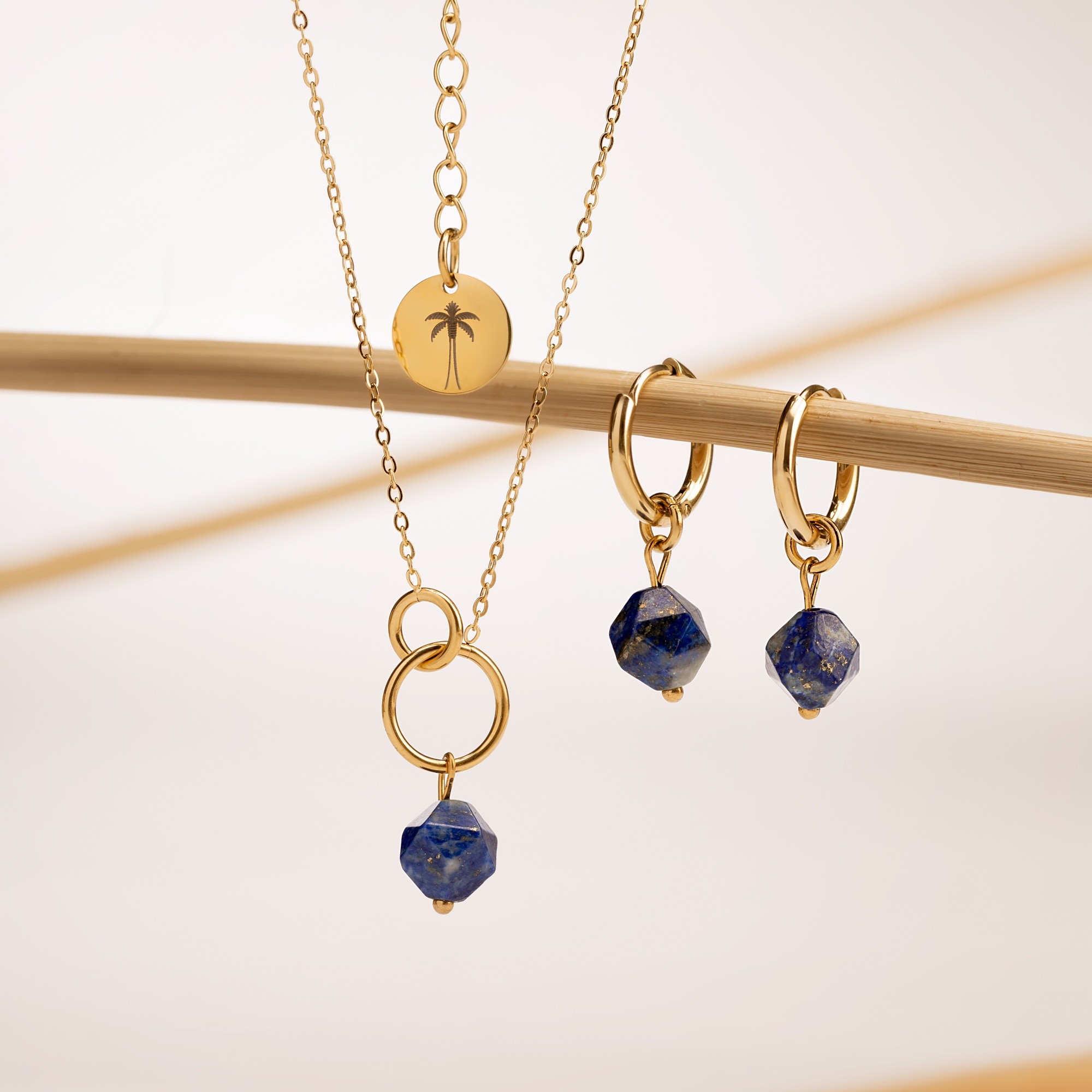 Kolczyki Lapis Lazuli – stal szlachetna pozłacana