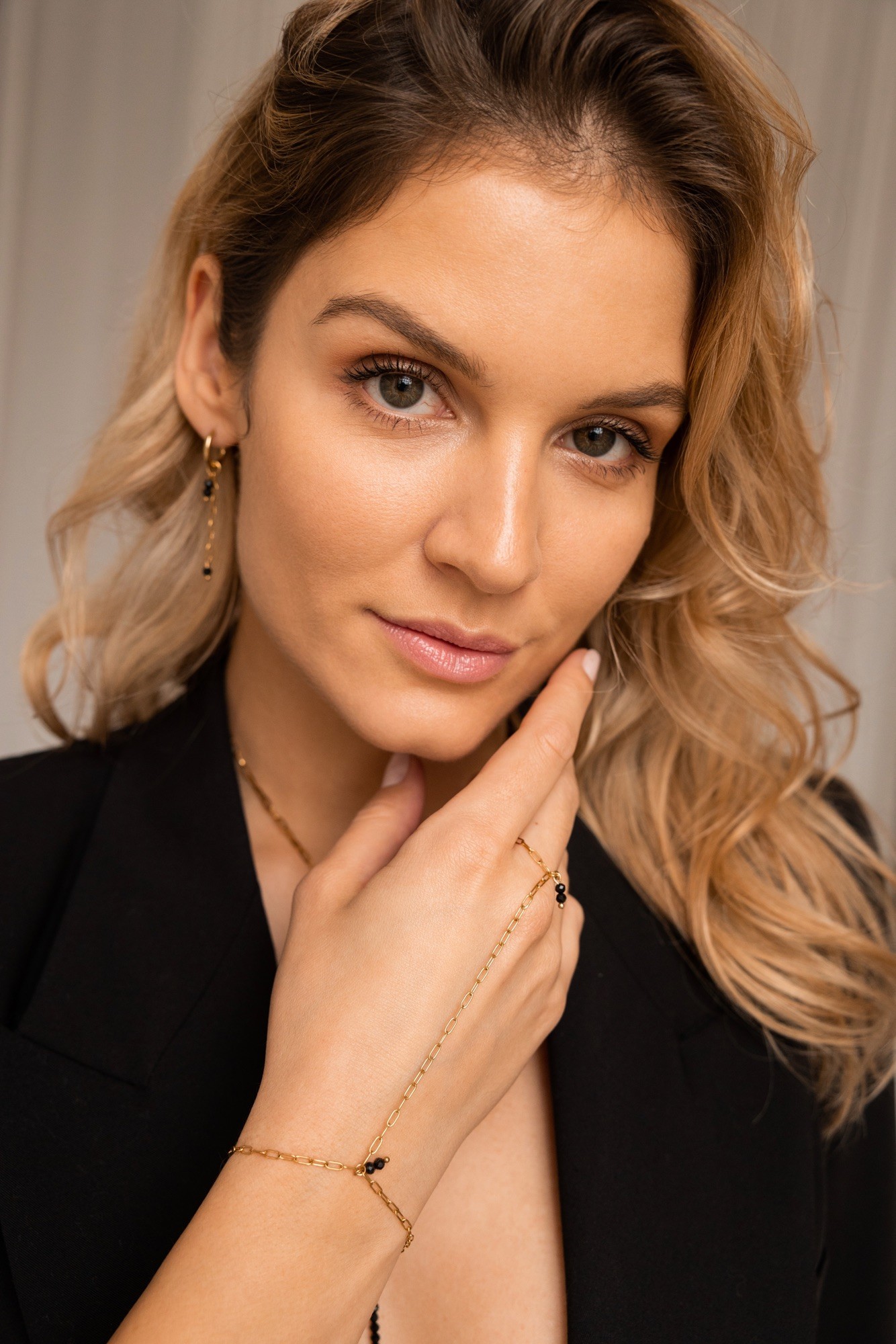 Bransoletka na dłoń – Black Power – czarny Turmalin