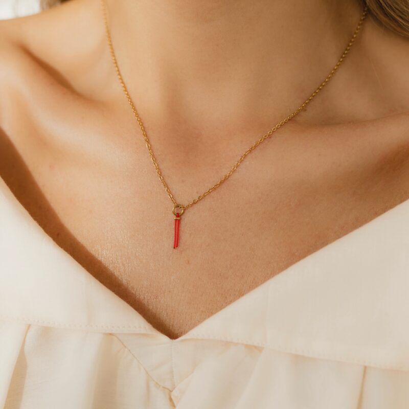 Łańcuszek "Luck" - łańcuszek z czerwoną nitką