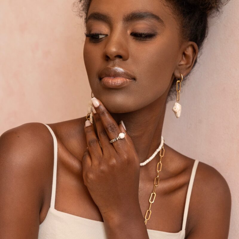 Kolczyki "Kalifornia" - Howlit - stal szlachetna pozłacana