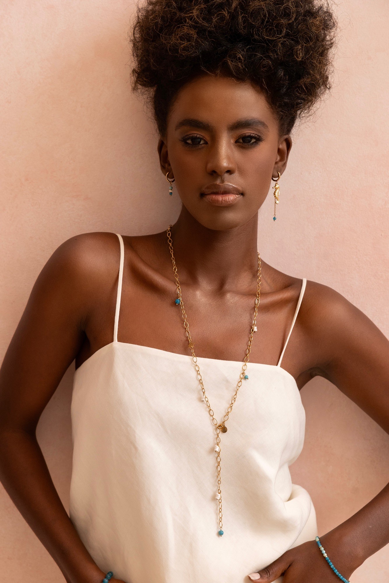 Kolczyki Zakyntos – Apatyt, Turkus, Muszla, Hematyt – stal szlachetna pozłacana