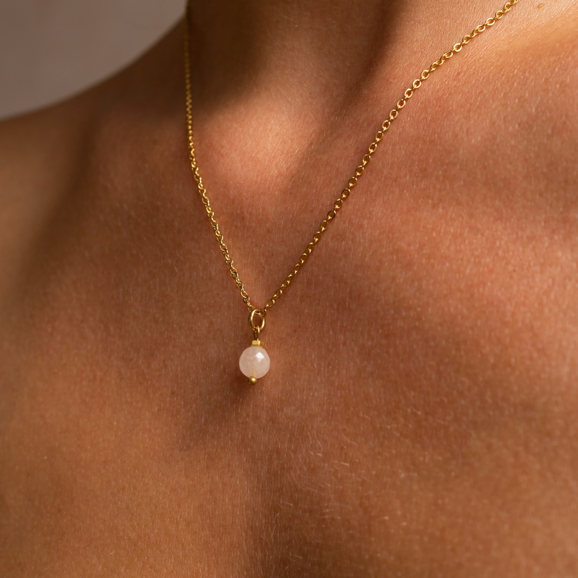 Naszyjnik zodiakalny – Waga – Kwarc Różowy – stal szlachetna pozłacana