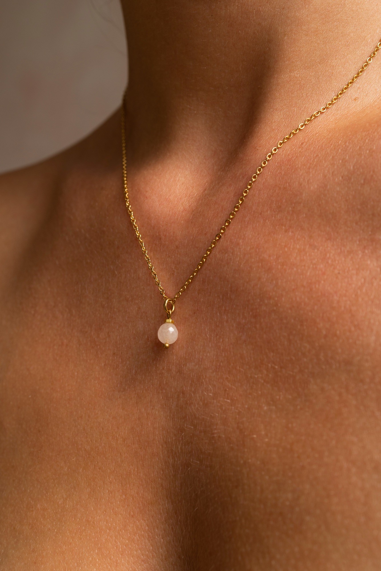 Naszyjnik zodiakalny – Waga – Kwarc Różowy – stal szlachetna pozłacana