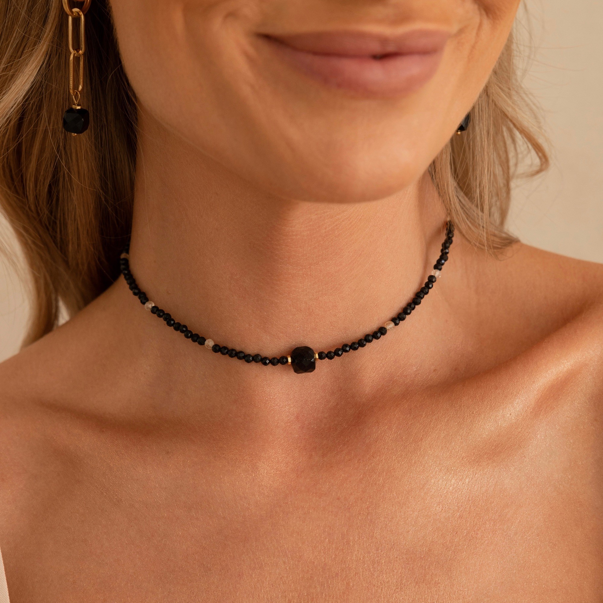 Naszyjnik typu choker „Black Balance” – Czarny Agat, Czarny Turmalin, Cytryn, Hematyt