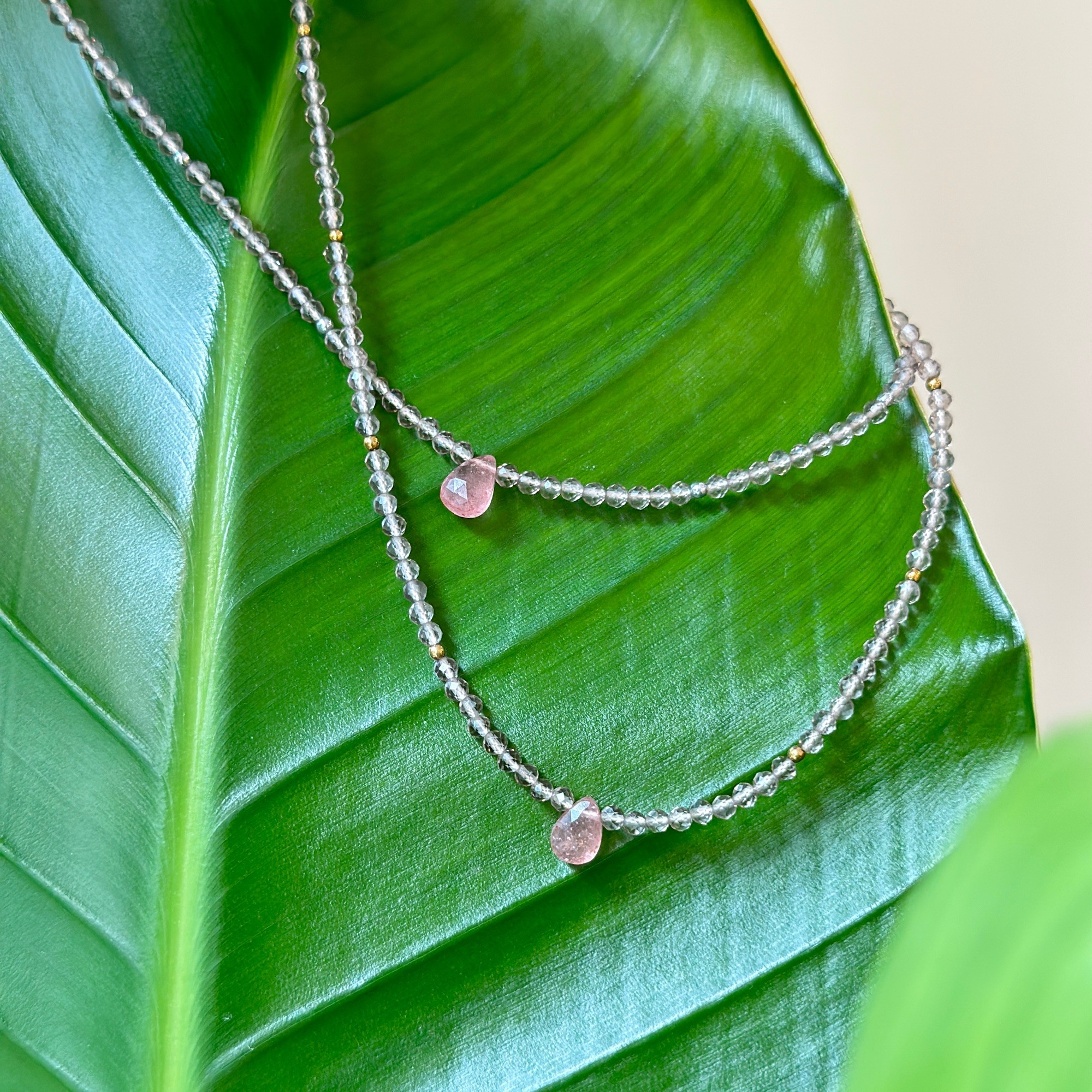 Naszyjnik typu choker „Quartz power” – Kwarc dymny, Kwarc truskawkowy