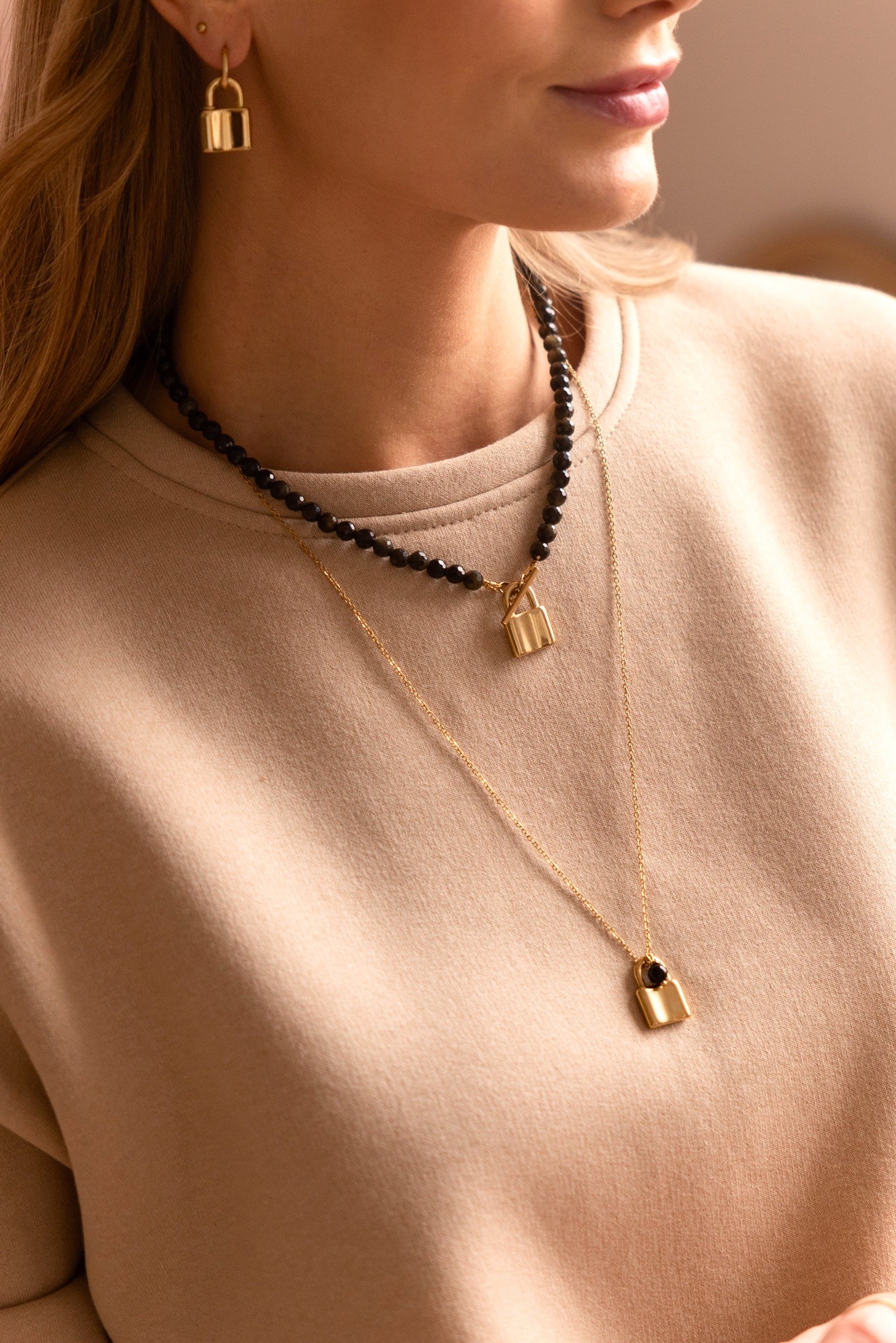 Łańcuszek z kłódką „Lock me” – Turmalin czarny, stal szlachetna pozłacana