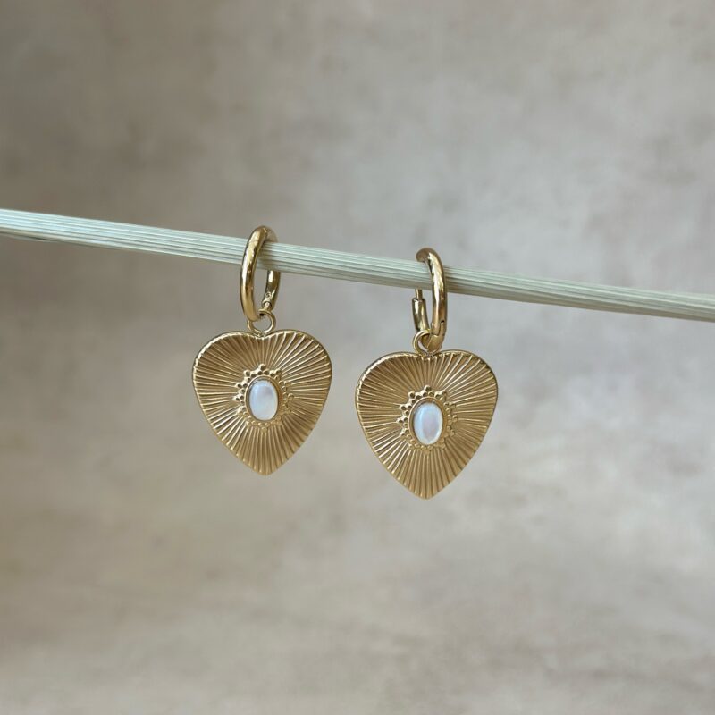 Kolczyki "Vintage love" - masa perłowa, stal szlachetna pozłacana