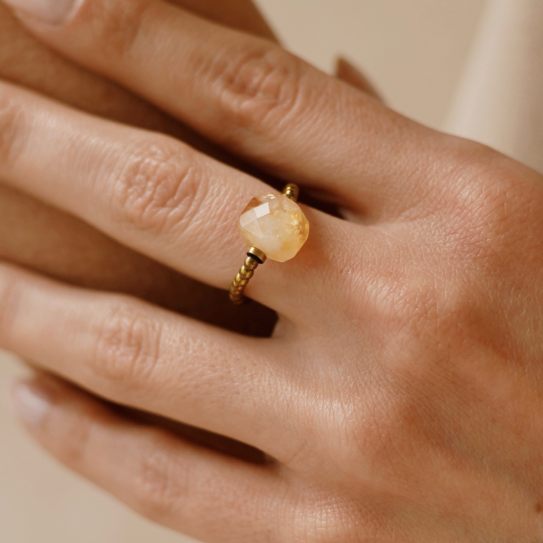 Pierścionek elastyczny Well being – Cytryn, Hematyt