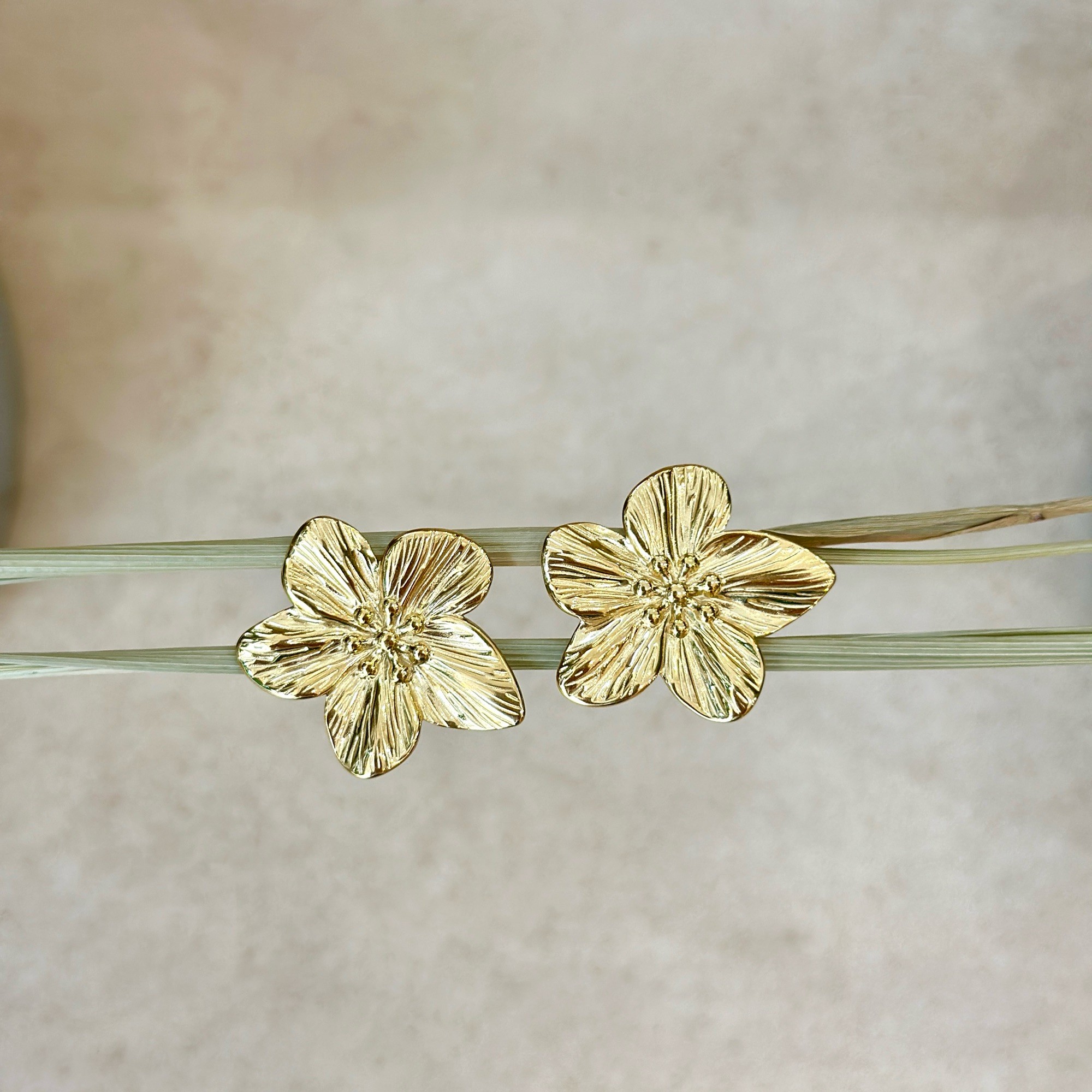 Kolczyki sztyfty Flowers – stal szlachetna