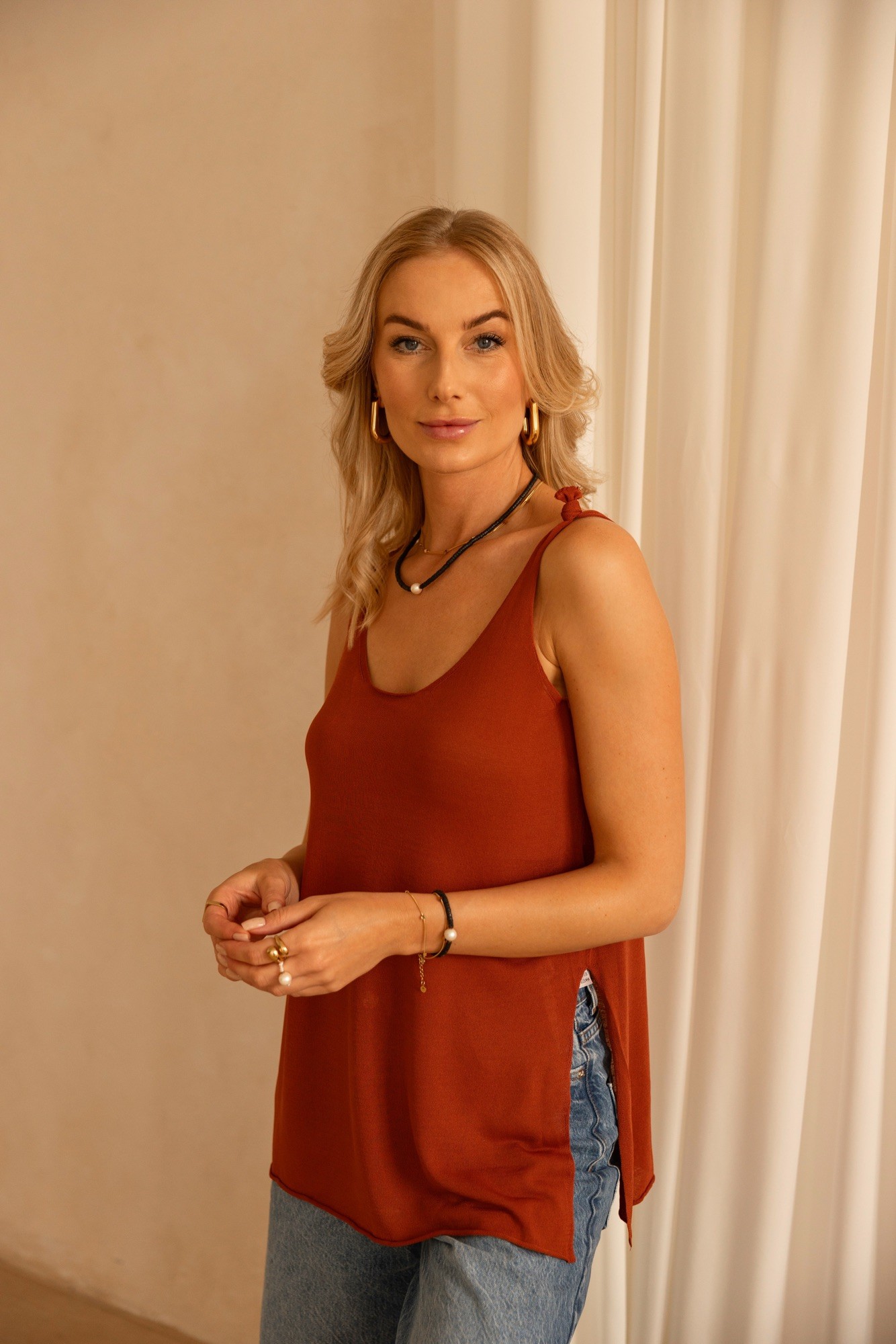 Bransoletka Etna Pearl – bransoletka z lawy wulkanicznej, perła słodkowodna