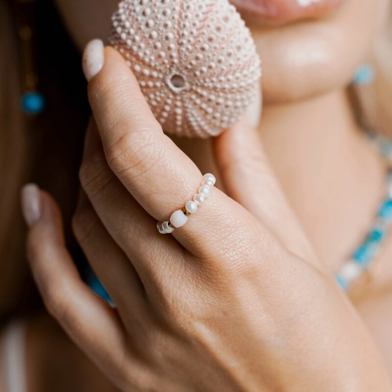 Pierścionek elastyczny "Oasis Pearl" - pierścionek z perłą i Opalem peruwiańskim