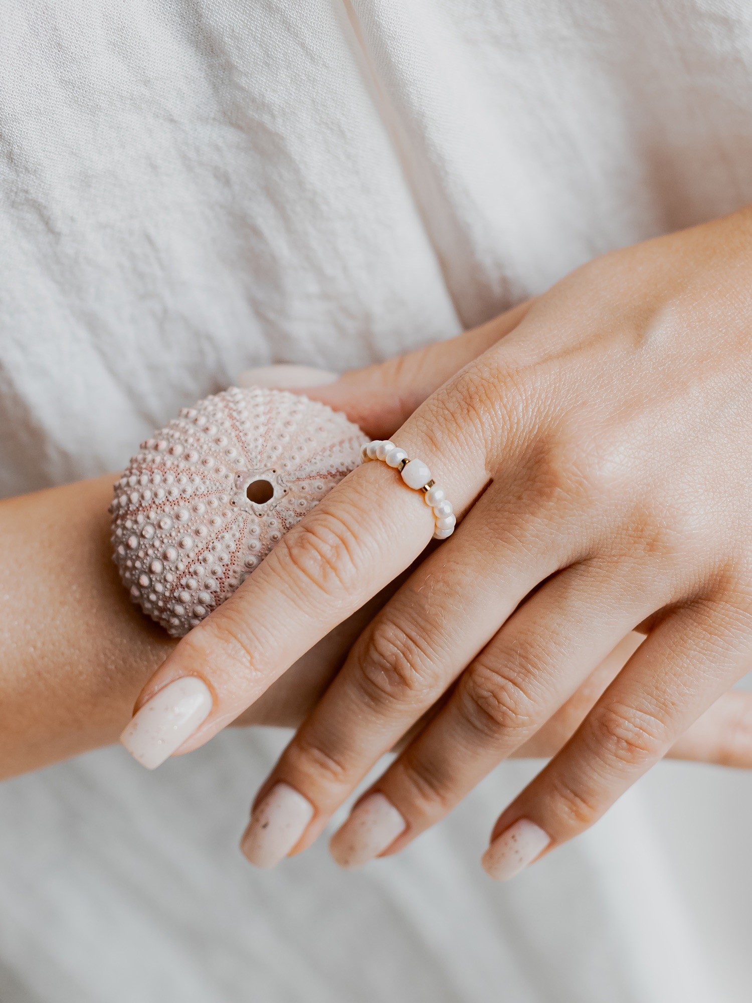 Pierścionek elastyczny „Oasis Pearl” – pierścionek z perłą i Opalem peruwiańskim