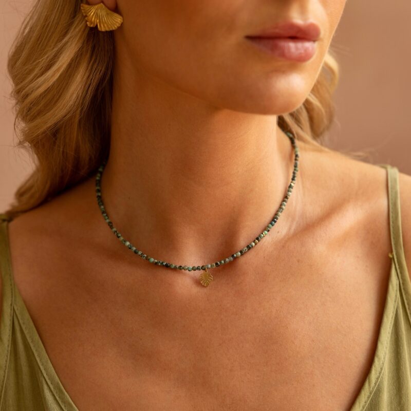 Naszyjnik typu choker "African monstera" - Turkus afrykański