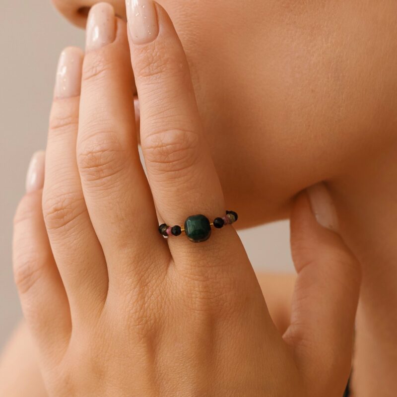 Pierścionek elastyczny "Green balance" - Turmalin, Rubin, Agat