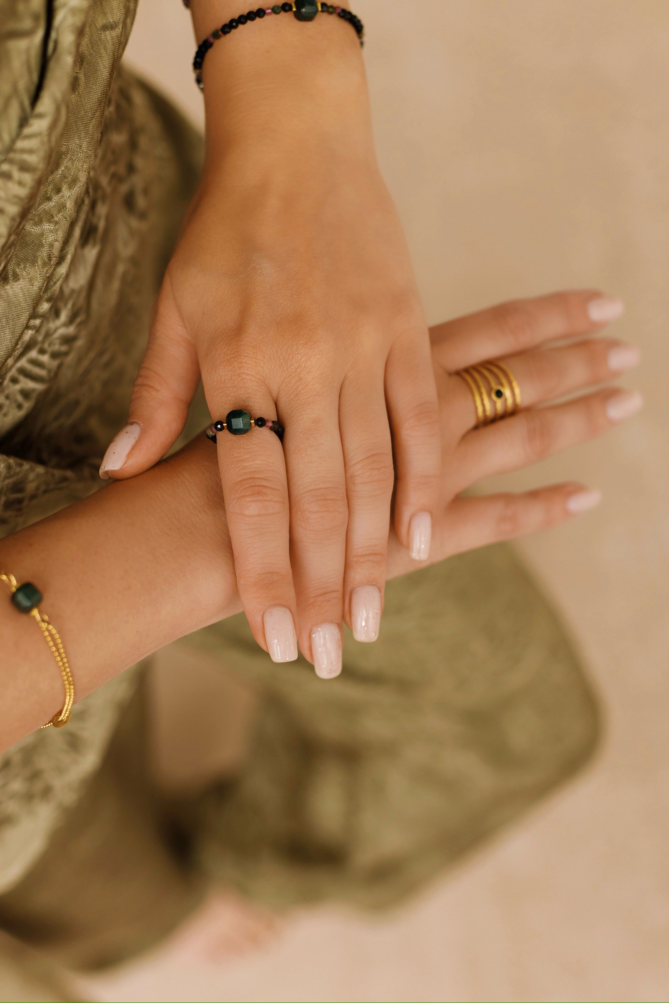 Pierścionek elastyczny Green balance – Turmalin, Rubin, Agat