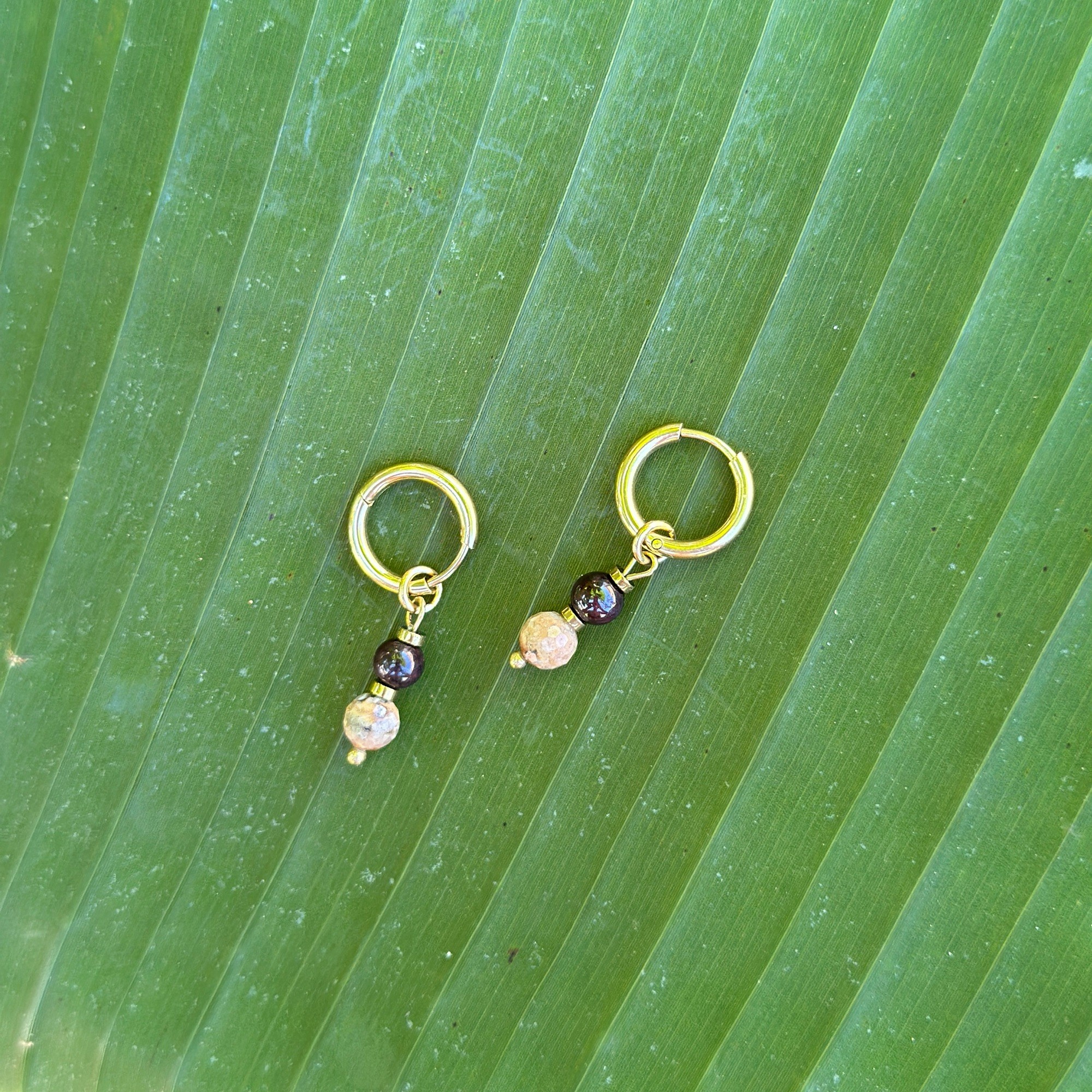 Kolczyki Golden vibe – Granat, Rodonit