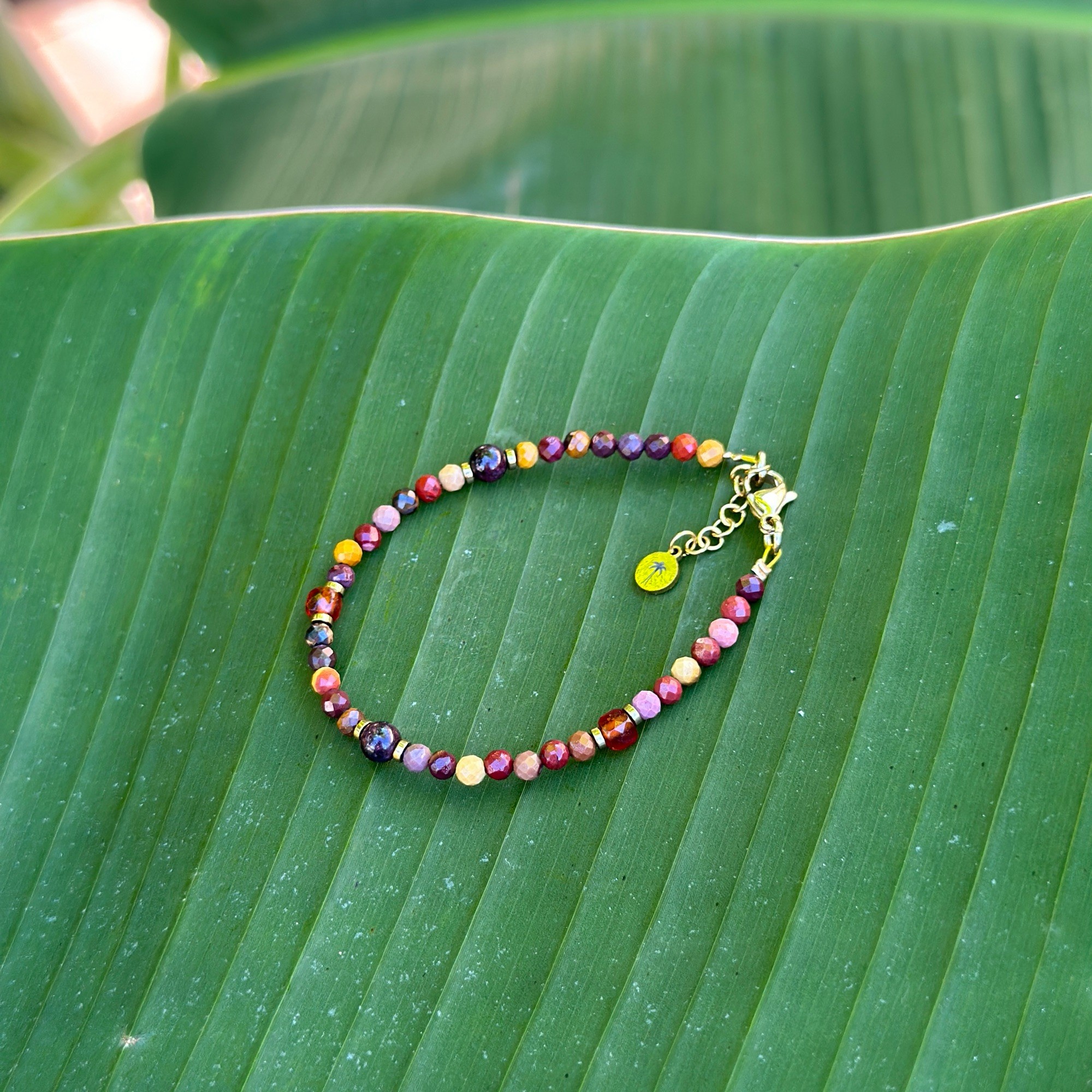 Bransoletka Golden vibe – Mokait, Granat