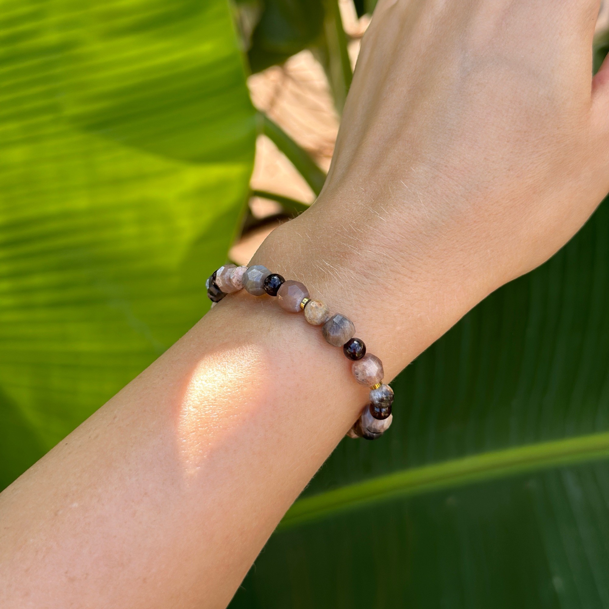 Bransoletka elastyczna Golden vibe beige – Granat, Rodonit, Kamień słoneczny