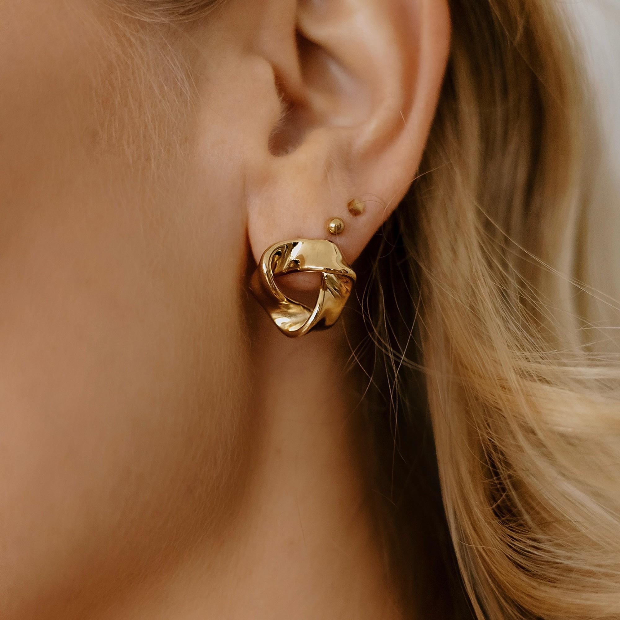 Kolczyki Almost pretzel gold – stal szlachetna