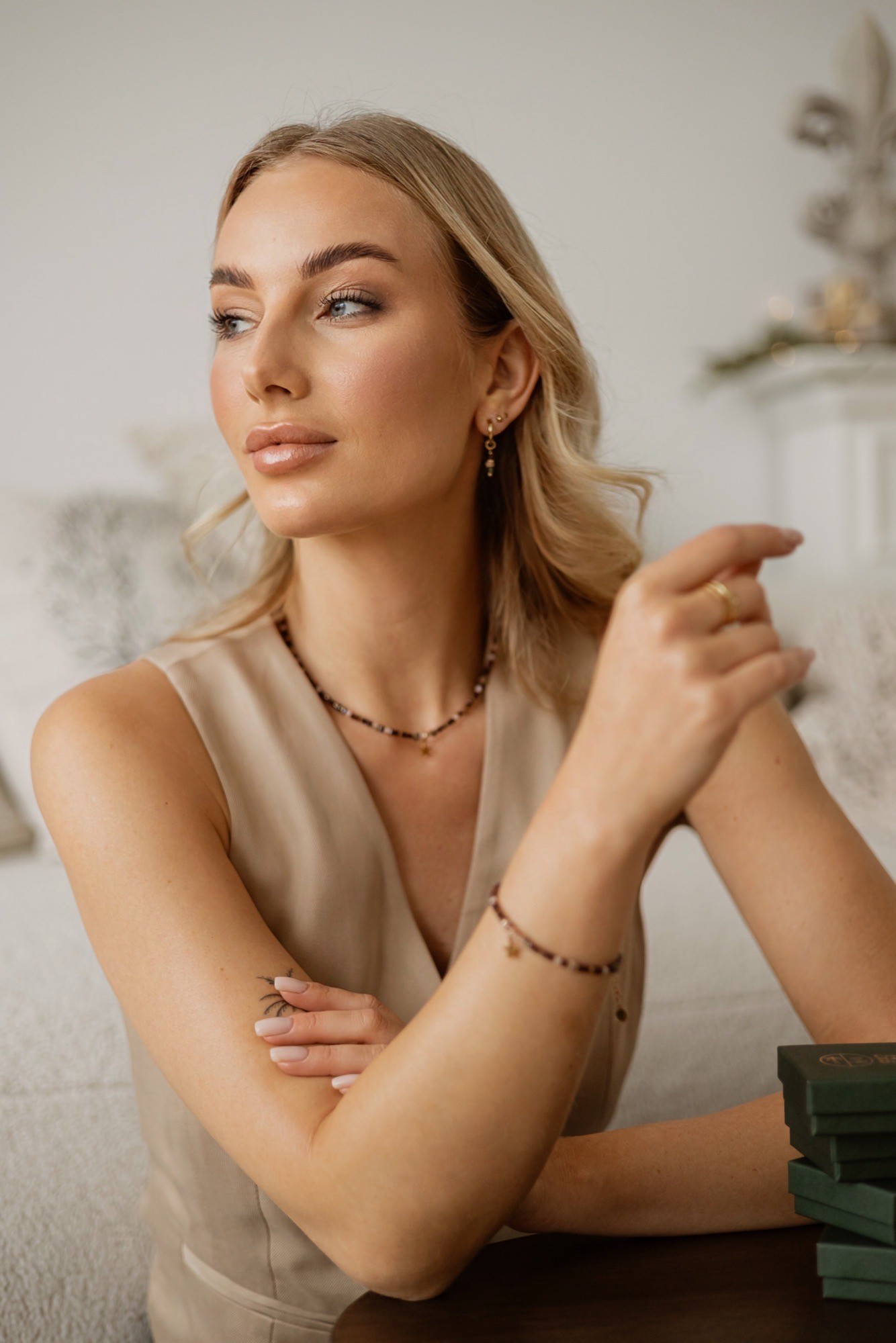 Naszyjnik typu choker Your gift – Granat, Rodonit, Opal peruwiański, Hematyt