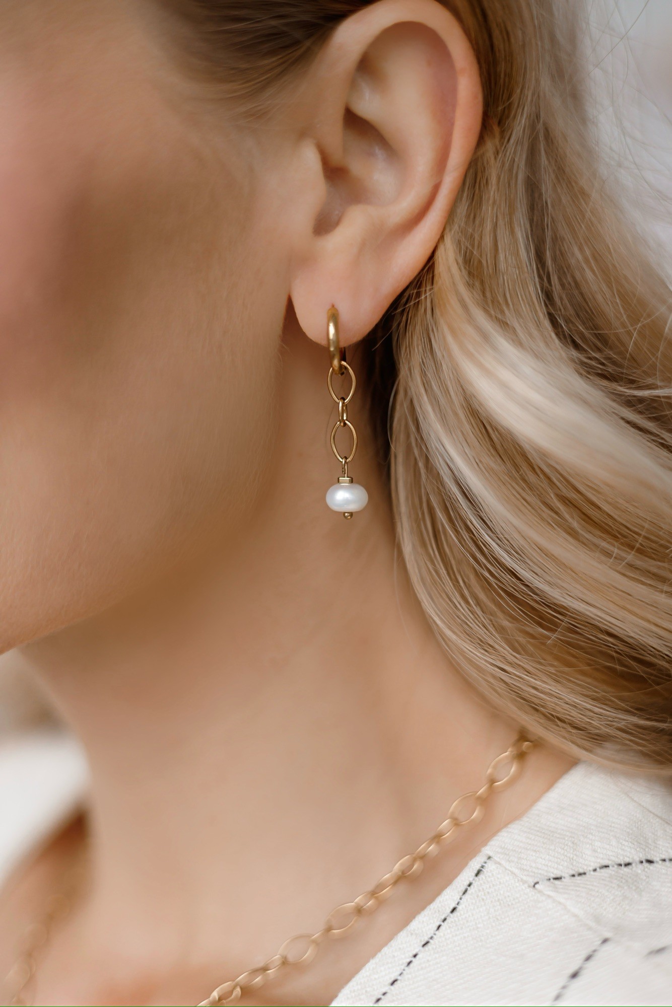 Kolczyki Pearl chain – perła słodkowodna, stal szlachetna