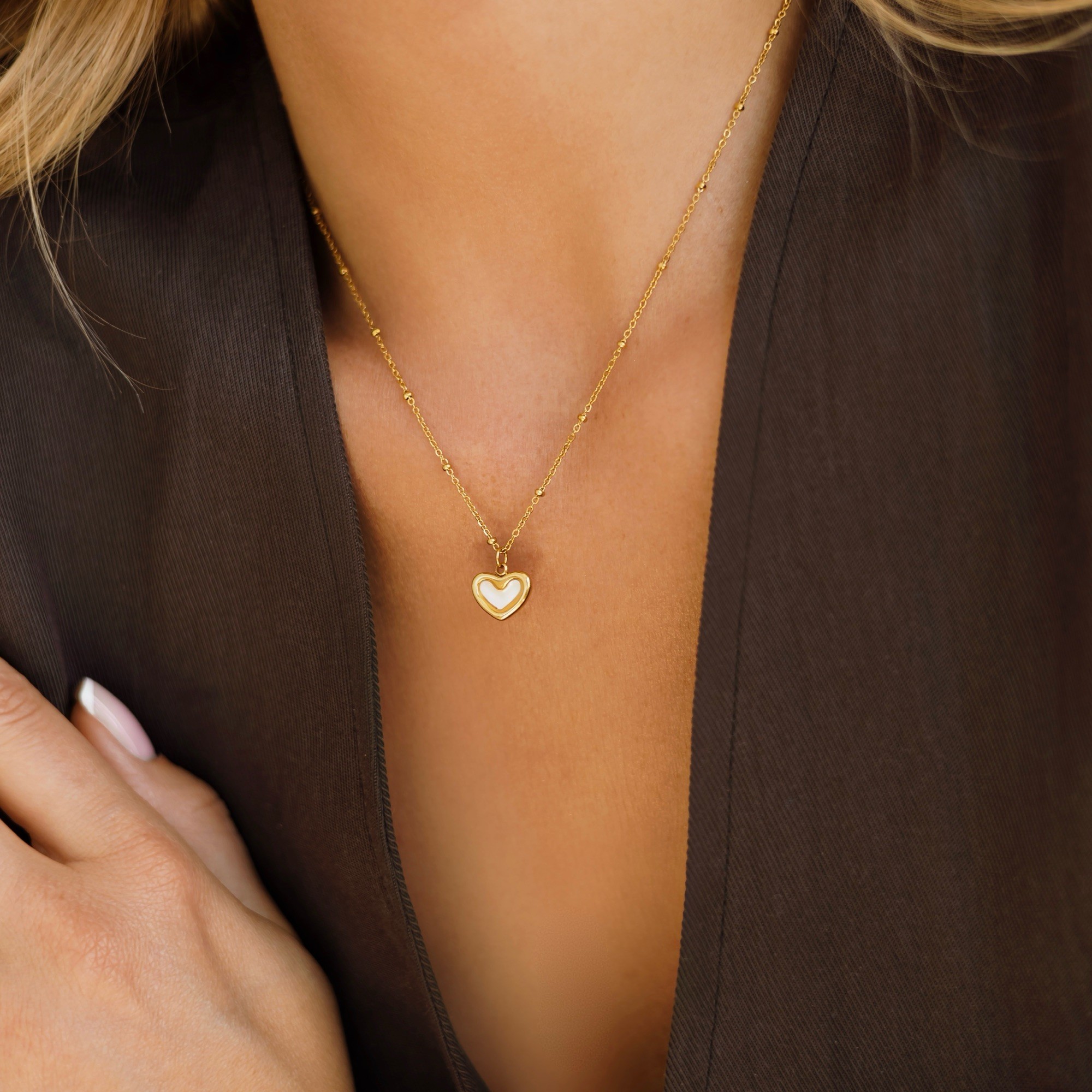 Łańcuszek Heart beat – stal szlachetna, masa perłowa