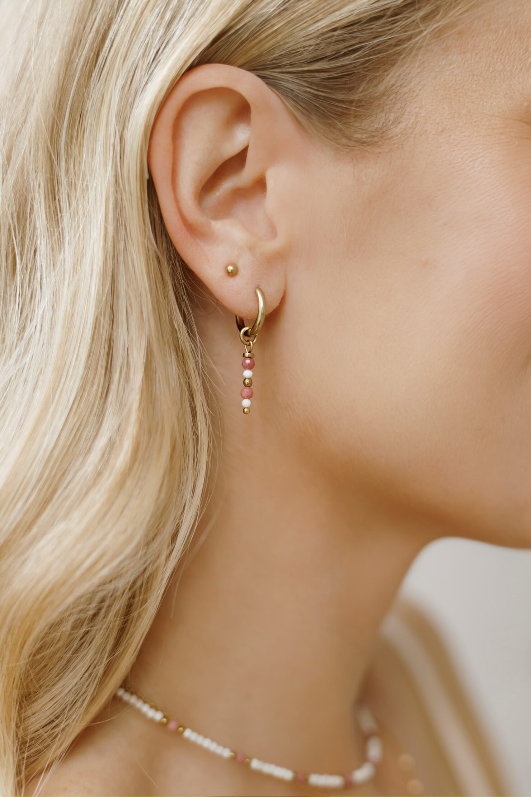 Kolczyki Inner peace – Howlit, Rodonit, stal szlachetna