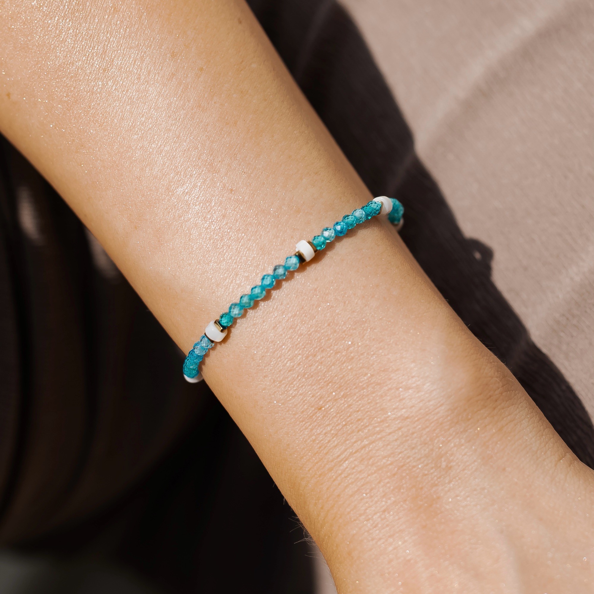 Bransoletka „Sea glow” – bransoletka z cyrkonii z masą perłową