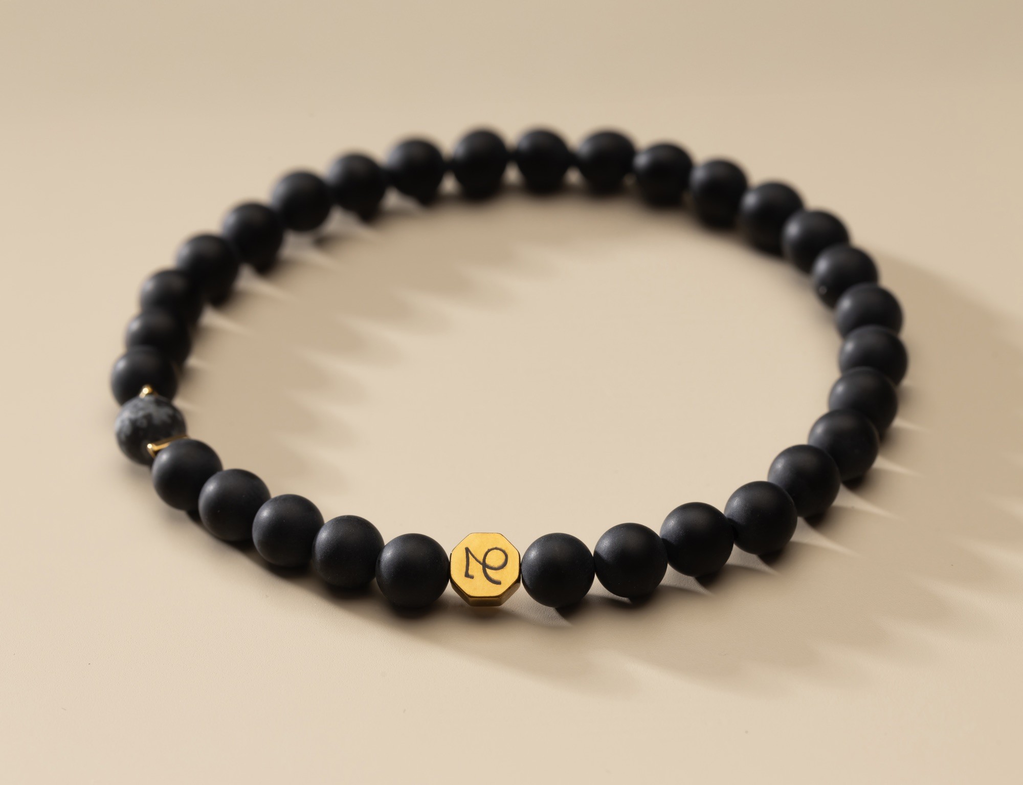 Bransoletka męska zodiakalna Koziorożec – Obsydian śnieżny