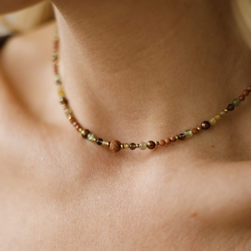 Naszyjnik choker Golden hour - Granat zielony, Perła słodkowodna, Apatyt zielony, Hematyt, Kwarc dymny, Piasek pustyni