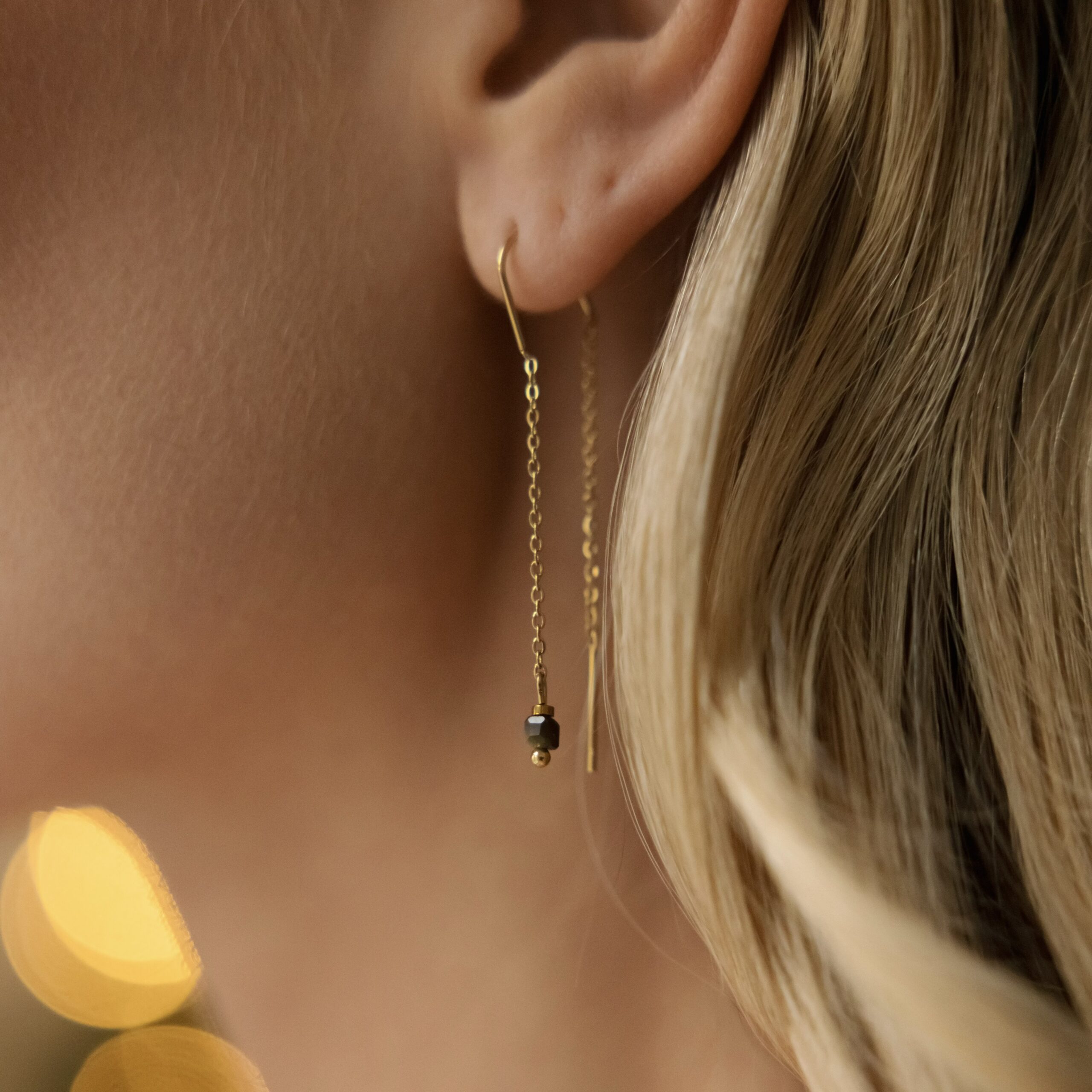 Wiszące kolczyki – Winter forest – Obsydian złocisty, stal szlachetna pozłacana