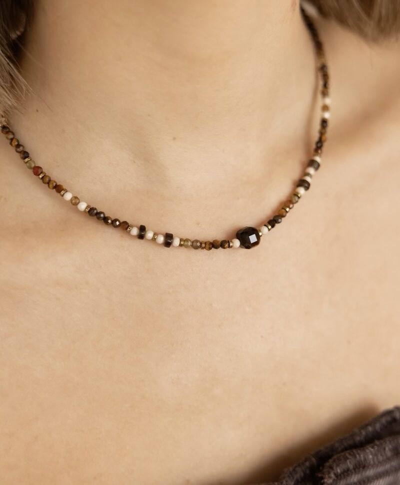 Naszyjnik typu choker Bromo - Tygrysie oko, Kwarc dymny, Kamień rzeczny, Cyrkon, Granat, Hematyt