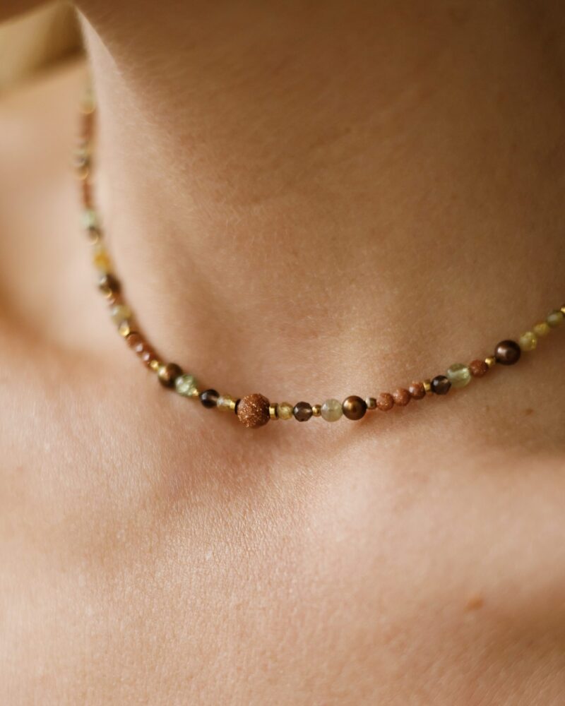 Naszyjnik choker Golden hour - Granat zielony, Perła słodkowodna, Apatyt zielony, Hematyt, Kwarc dymny, Piasek pustyni
