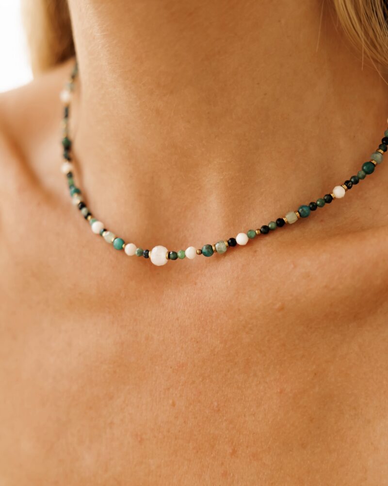 Naszyjnik typu choker Azure - Turmalin niebieski, Kamień księżycowy, Apatyt, Kyanit, Masa perłowa